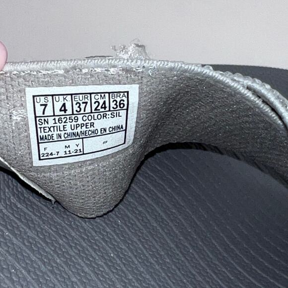 SKECHERS Go Walk Sandals, Women's Size 7, Glistening Silver - Picture 7 of 9